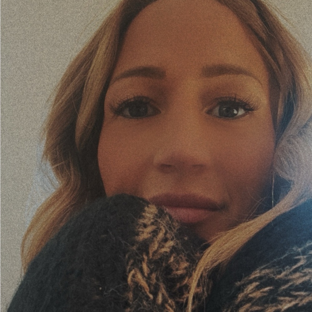 Meet your Posher, Danielle
